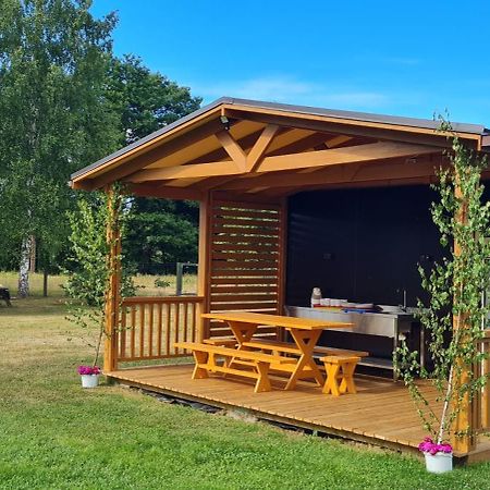 Kempings Stieres Un Majas Virtuve Upesgriva Exterior photo
